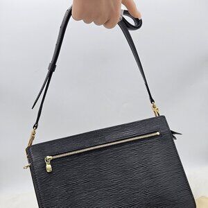 Louis Vuitton Black Epi Leather 2 Zip Pochette